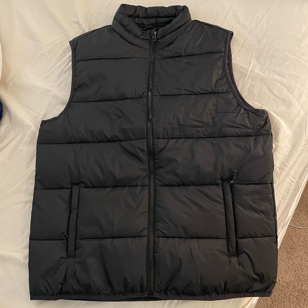 Swiss tech black puffer vest size L